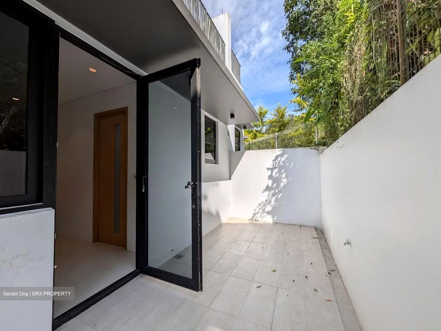 Mandai Garden (D26), Terrace #583929571